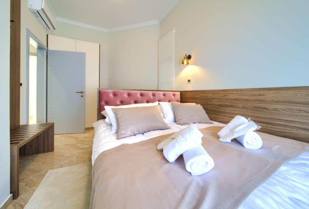 Villa Piano Pinezići Exteriör bild