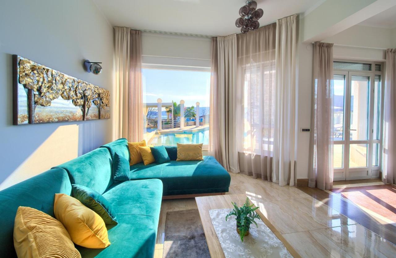 Villa Piano Pinezići Exteriör bild